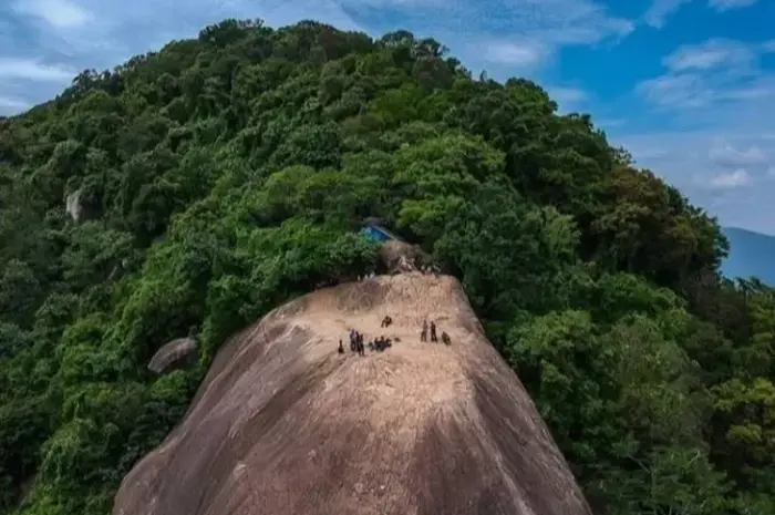 Gunung Lembu, Pesona Alam Menakjubkan yang Berbalut Legenda Mistis di Purwakarta